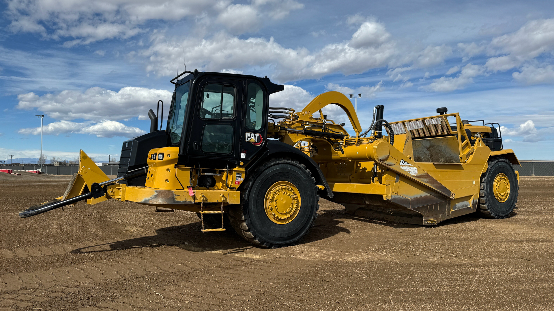 2022 CAT 627K